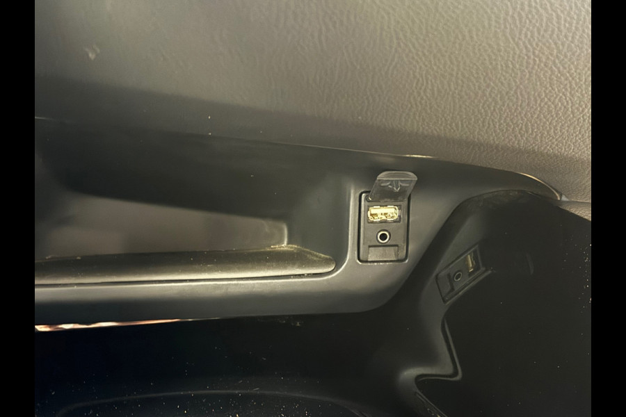 Toyota C-HR 1.2 Bi-Tone NAVI CAMERA TREKHAAK CLIMATE CRUISE CONTROL JBL SOUND