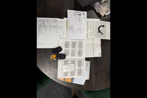 Toyota C-HR 1.2 Bi-Tone NAVI CAMERA TREKHAAK CLIMATE CRUISE CONTROL JBL SOUND