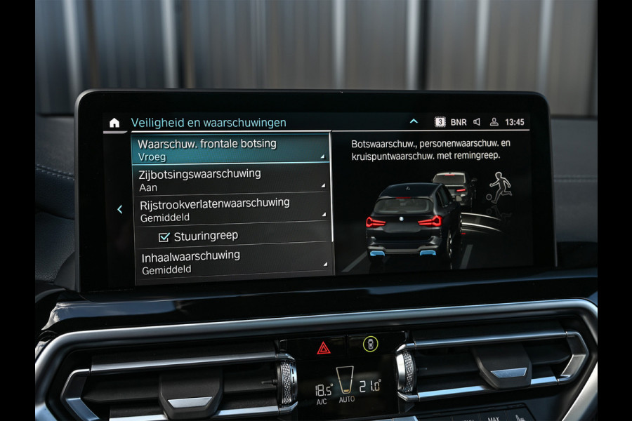 BMW iX3 High Executive 80 kWh M-Sport | Soh 100% | Facelift | Panoramadak | Comfort access | Trekhaak | Shadow-line | Sport seats | Active cruise | 360 camera | Head-up | Harman/Kardon