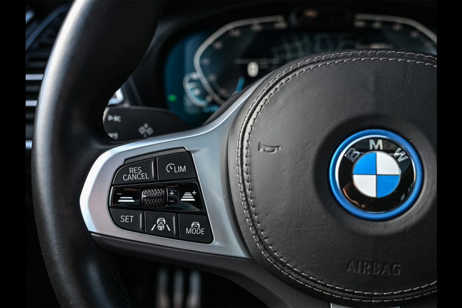 BMW iX3 High Executive 80 kWh M-Sport | Soh 100% | Facelift | Panoramadak | Comfort access | Trekhaak | Shadow-line | Sport seats | Active cruise | 360 camera | Head-up | Harman/Kardon