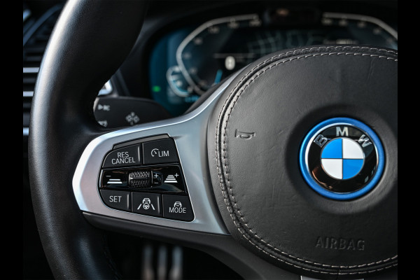 BMW iX3 High Executive 80 kWh M-Sport | Soh 100% | Facelift | Panoramadak | Comfort access | Trekhaak | Shadow-line | Sport seats | Active cruise | 360 camera | Head-up | Harman/Kardon