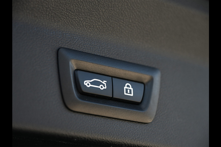 BMW iX3 High Executive 80 kWh M-Sport | Soh 100% | Facelift | Panoramadak | Comfort access | Trekhaak | Shadow-line | Sport seats | Active cruise | 360 camera | Head-up | Harman/Kardon