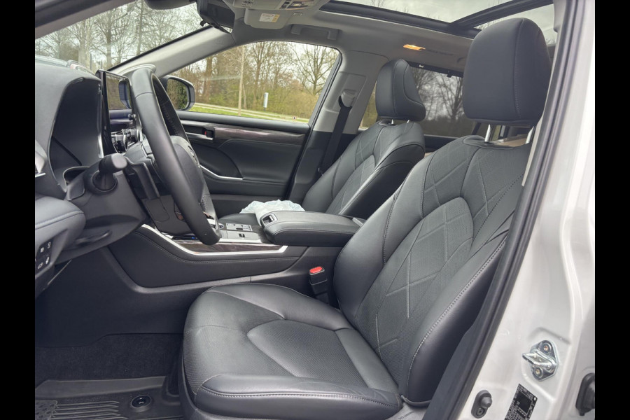 Toyota highlander 2.5 AWD Hybrid Premium | 7p |  Panoramadak | 360 graden camera | Platinum Pearl White | Adaptieve cruisecontrol | JBL audio | Head up Display | Stoelverwarming | Achterbank verwarmd