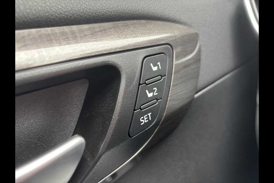 Toyota highlander 2.5 AWD Hybrid Premium | 7p |  Panoramadak | 360 graden camera | Platinum Pearl White | Adaptieve cruisecontrol | JBL audio | Head up Display | Stoelverwarming | Achterbank verwarmd