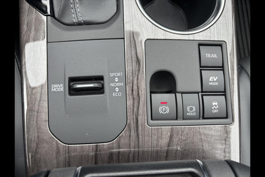 Toyota highlander 2.5 AWD Hybrid Premium | 7p |  Panoramadak | 360 graden camera | Platinum Pearl White | Adaptieve cruisecontrol | JBL audio | Head up Display | Stoelverwarming | Achterbank verwarmd