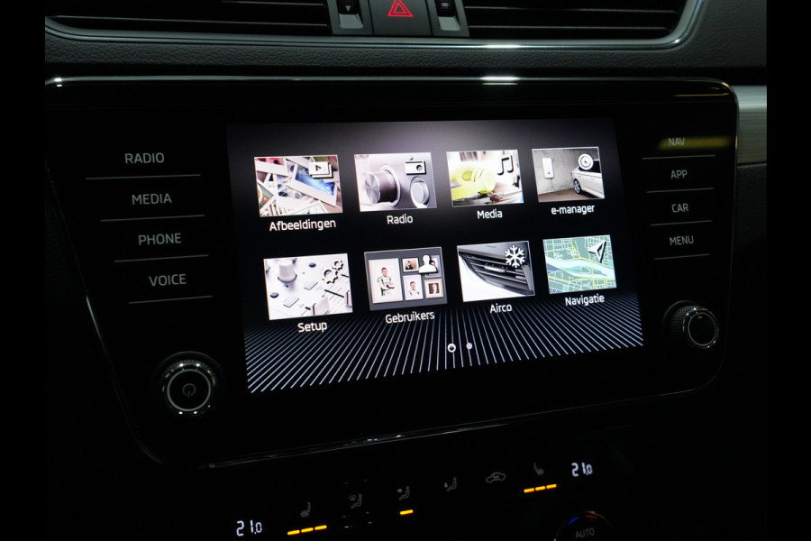 Škoda Superb Combi 1.4 TSI iV 204pk PHEV Business Edition Plus Trekhaak | Camera | Memory | Carplay | 18" | LED