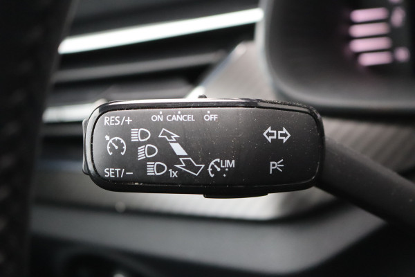 Škoda Kamiq 1.5 TSI 150PK Automaat Monte Carlo Pano-dak/Navigatie/Camera/Elektr.-klep