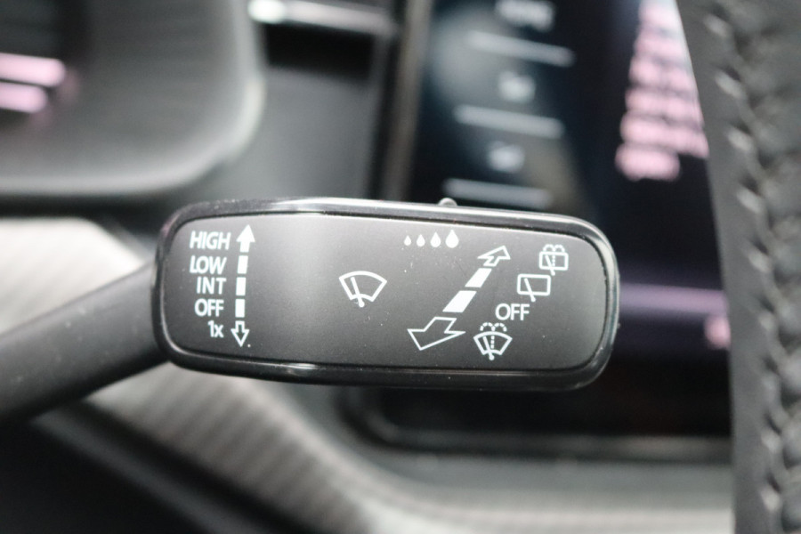 Škoda Kamiq 1.5 TSI 150PK Automaat Monte Carlo Pano-dak/Navigatie/Camera/Elektr.-klep