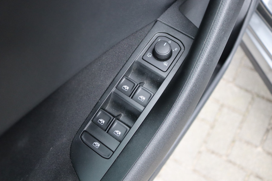 Škoda Kamiq 1.5 TSI 150PK Automaat Monte Carlo Pano-dak/Navigatie/Camera/Elektr.-klep