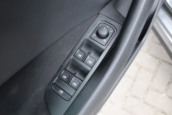 Škoda Kamiq 1.5 TSI 150PK Automaat Monte Carlo Pano-dak/Navigatie/Camera/Elektr.-klep