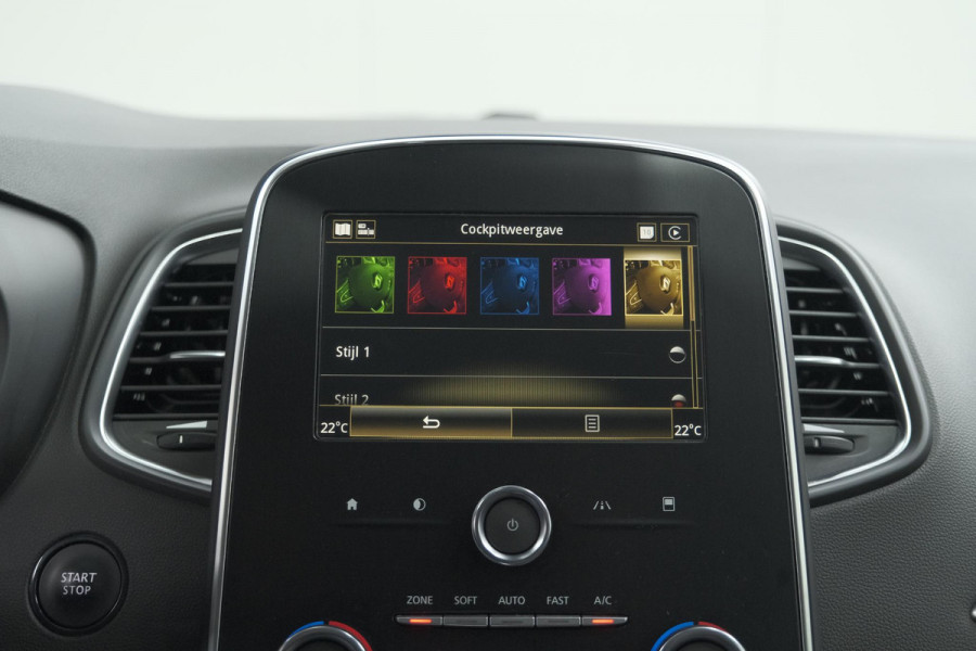 Renault Scénic TCe 140 EDC Intens | Navigatie | Apple Carplay | Parkeersensoren | Cruise Control