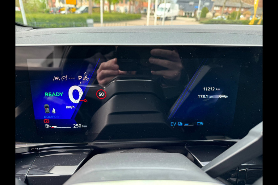 Renault Austral 1.2 E-Tech full hybrid 200 techno esprit Alpine Pano / Elektr A klep / Adaptieve Cruise