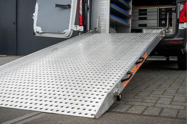 Mercedes-Benz Sprinter 311 CDI L2H2 | Volledig Ingericht | Mbux | Camera | Navi | Climatronic