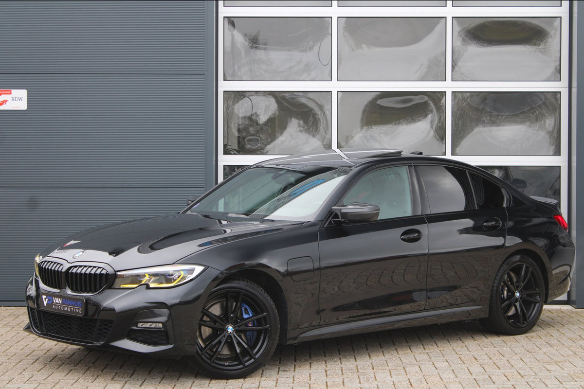 BMW 3-serie 330e xDrive M-Sport Shadow | Pano | Laser | Memory | HK | HUD