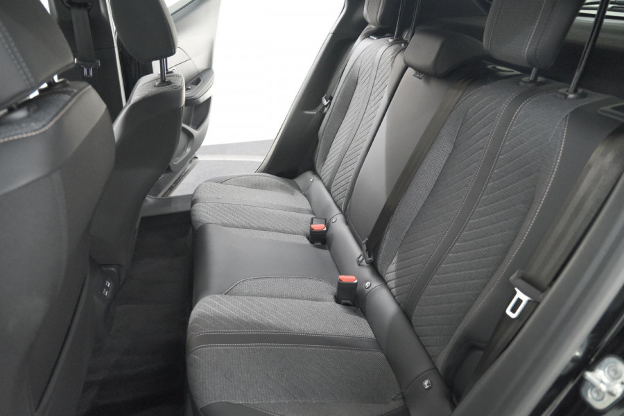 Peugeot 2008 1.2 Hybrid 145 Allure | 360 Camera | Adaptieve Cruise Control | Dodehoekdetectie | Apple Carplay