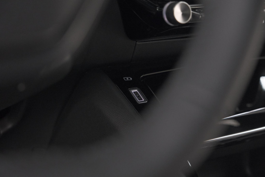 Peugeot 2008 1.2 Hybrid 145 Allure | 360 Camera | Adaptieve Cruise Control | Dodehoekdetectie | Apple Carplay