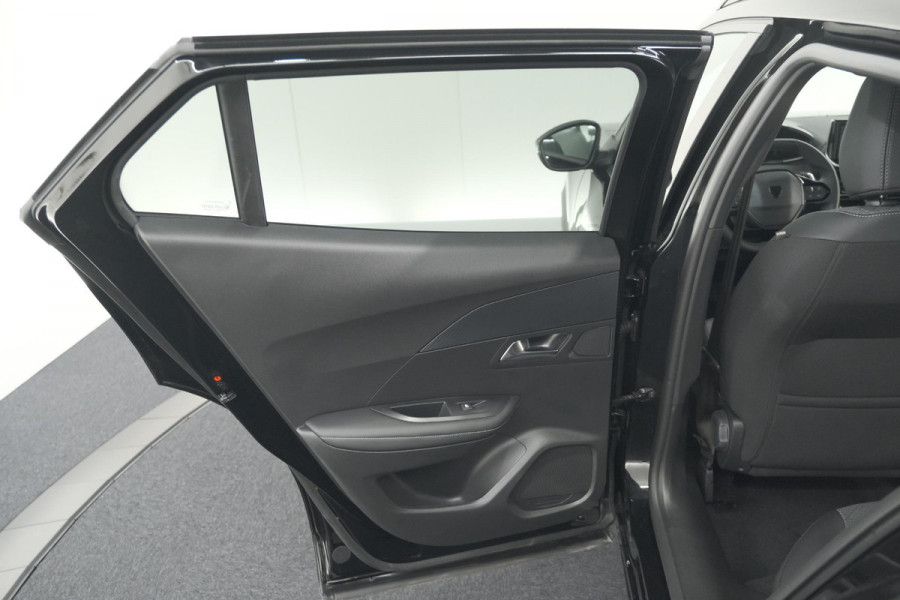 Peugeot 2008 1.2 Hybrid 145 Allure | 360 Camera | Adaptieve Cruise Control | Dodehoekdetectie | Apple Carplay