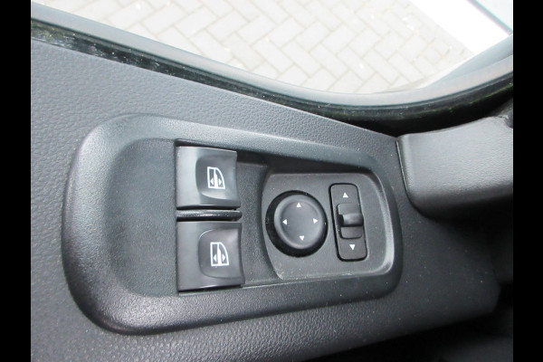 Renault Master T35 2.3 dCi 180 L2H2 airco pdc trekhaak 3 zits