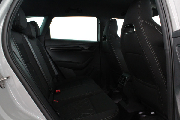 Škoda Karoq 1.5 TSI ACT Sportline Business > 150pk/Camera/Trekhaak wegklapbaar/Steel Grey/19inch...