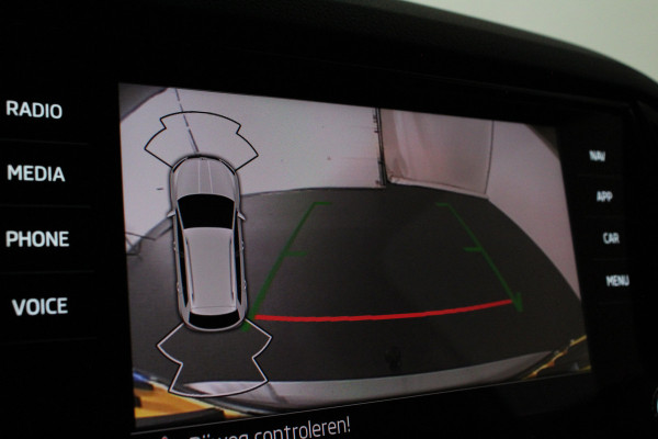 Škoda Karoq 1.5 TSI ACT Sportline Business > 150pk/Camera/Trekhaak wegklapbaar/Steel Grey/19inch...