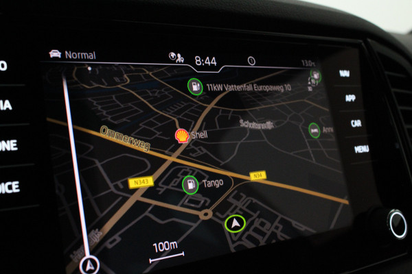 Škoda Karoq 1.5 TSI ACT Sportline Business > 150pk/Camera/Trekhaak wegklapbaar/Steel Grey/19inch...