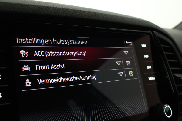 Škoda Karoq 1.5 TSI ACT Sportline Business > 150pk/Camera/Trekhaak wegklapbaar/Steel Grey/19inch...