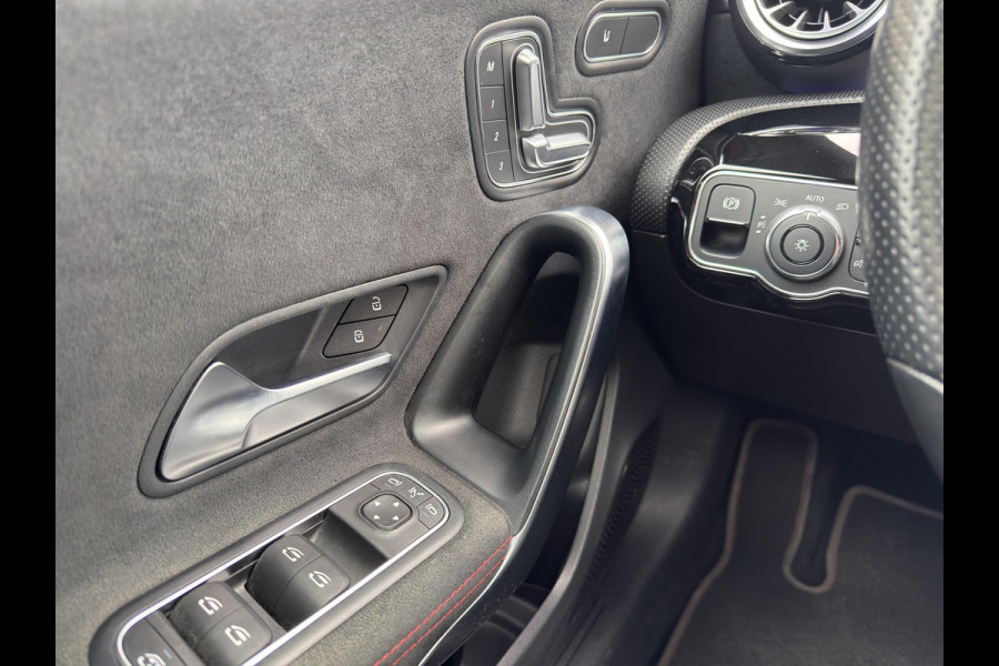 Mercedes-Benz A-Klasse 220 Premium Plus | AMG |Pano | Geheugen Sportstoelen | Sfeer | Night-Pakket |