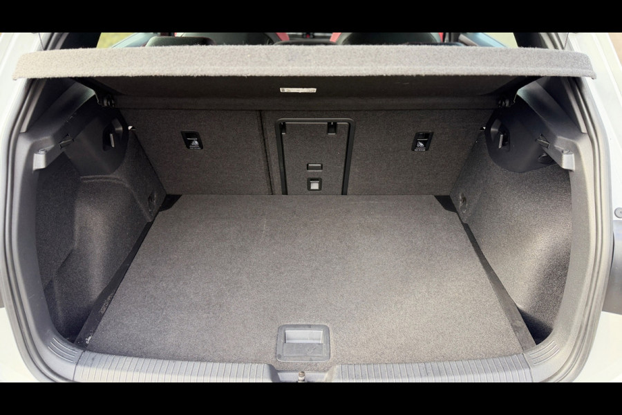 Volkswagen Golf 2.0 TSI GTI Panoramadak Leer Stoelverwarming/Verkoeling Camera Keyless entry