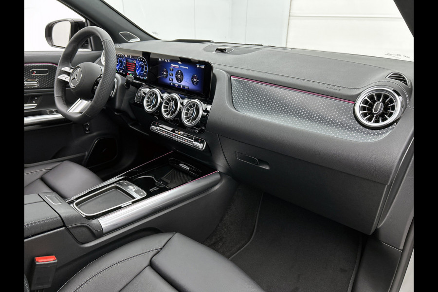 Mercedes-Benz EQA 250+ Business Solution AMG 71 kWh | Winterpakket | Nightpakket | GUARD 360° Plus | DISTRONIC | Smartphone integratie | Panoramaschuifdak | Stuurwielpaddles |