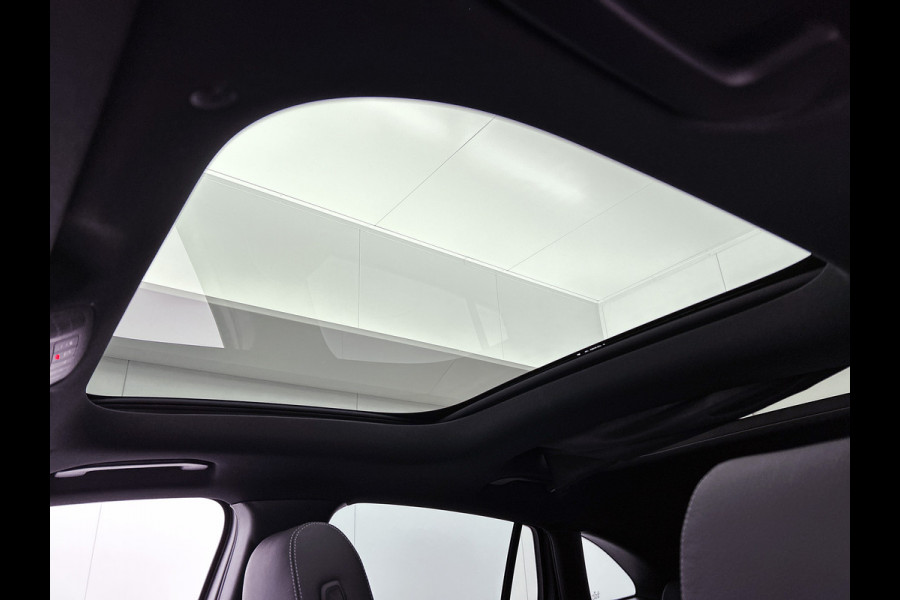 Mercedes-Benz EQA 250+ Business Solution AMG 71 kWh | Winterpakket | Nightpakket | GUARD 360° Plus | DISTRONIC | Smartphone integratie | Panoramaschuifdak | Stuurwielpaddles |