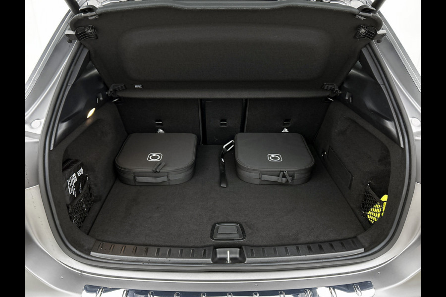 Mercedes-Benz EQA 250+ Business Solution AMG 71 kWh | Winterpakket | Nightpakket | GUARD 360° Plus | DISTRONIC | Smartphone integratie | Panoramaschuifdak | Stuurwielpaddles |