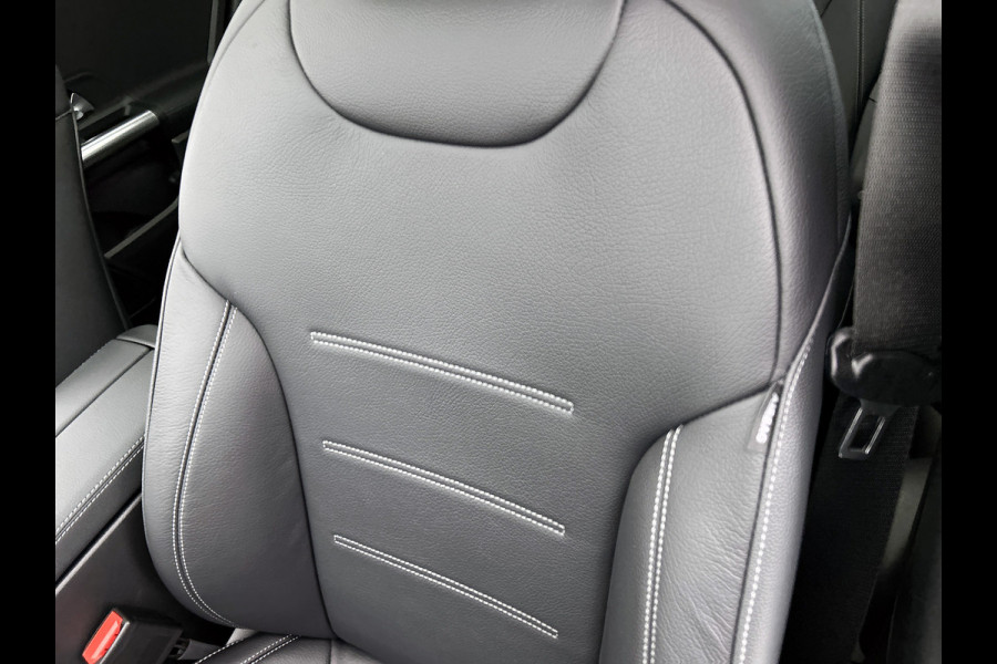 Mercedes-Benz EQA 250+ Business Solution AMG 71 kWh | Winterpakket | Nightpakket | GUARD 360° Plus | DISTRONIC | Smartphone integratie | Panoramaschuifdak | Stuurwielpaddles |
