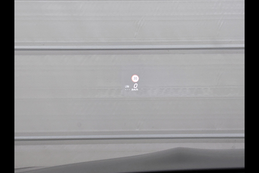 Mercedes-Benz EQA 250+ Business Solution AMG 71 kWh | Winterpakket | Nightpakket | GUARD 360° Plus | DISTRONIC | Smartphone integratie | Panoramaschuifdak | Stuurwielpaddles |