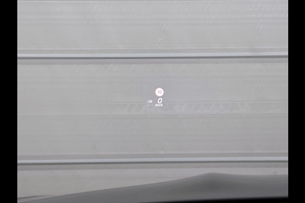 Mercedes-Benz EQA 250+ Business Solution AMG 71 kWh | Winterpakket | Nightpakket | GUARD 360° Plus | DISTRONIC | Smartphone integratie | Panoramaschuifdak | Stuurwielpaddles |