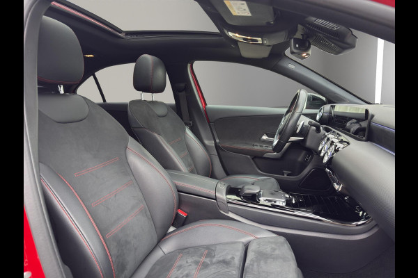 Mercedes-Benz A-Klasse 220 Premium Plus | AMG |Pano | Geheugen Sportstoelen | Sfeer | Night-Pakket |