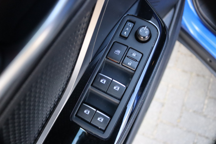 Toyota C-HR 1.8 Hybrid 122PK Automaat Dynamic Trekhaak/Navigatie/Camera/Stoelverwarming