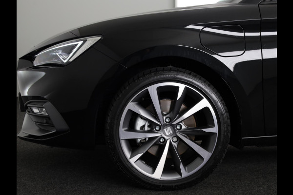 Seat Leon 1.5 TSI e-Hybrid FR Business | Technology Pack | Velgen 'Performance Supreme', 18 inch | Elektr. Trekhaak | Midnight Black Metallic