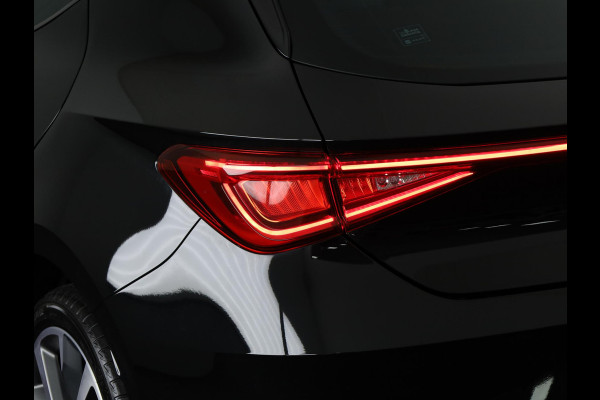 Seat Leon 1.5 TSI e-Hybrid FR Business | Technology Pack | Velgen 'Performance Supreme', 18 inch | Elektr. Trekhaak | Midnight Black Metallic