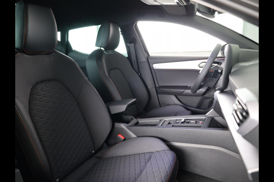 Seat Leon 1.5 TSI e-Hybrid FR Business | Technology Pack | Velgen 'Performance Supreme', 18 inch | Elektr. Trekhaak | Midnight Black Metallic