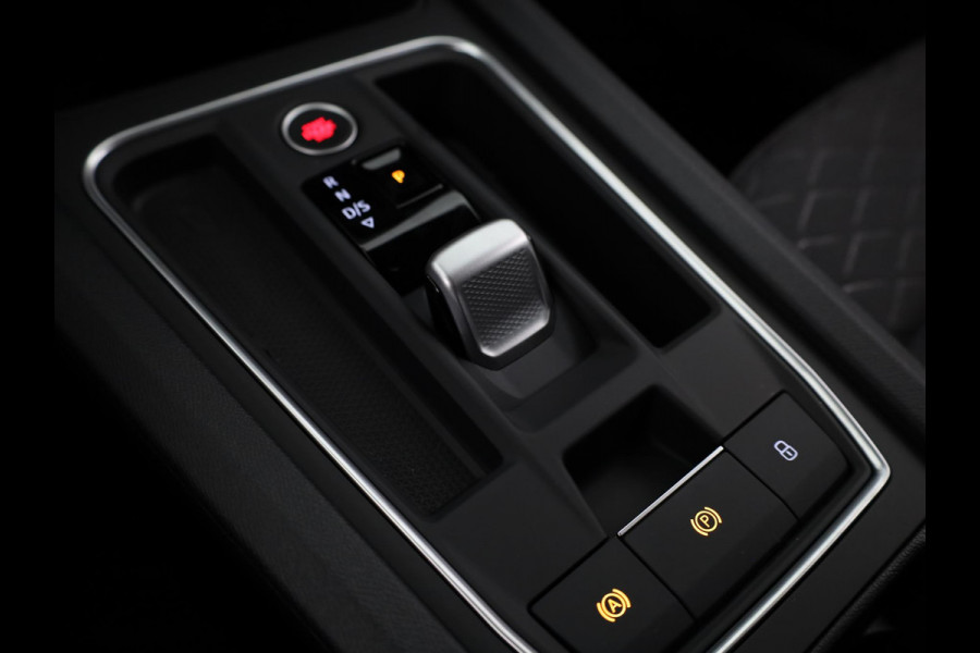 Seat Leon 1.5 TSI e-Hybrid FR Business | Technology Pack | Velgen 'Performance Supreme', 18 inch | Elektr. Trekhaak | Midnight Black Metallic