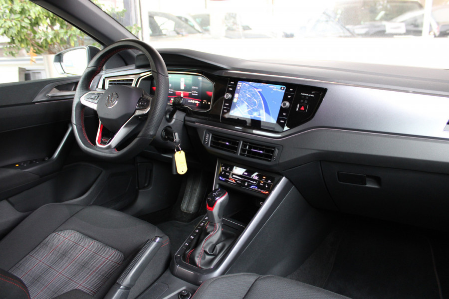 Volkswagen Polo 2.0 TSI GTI TSI 210PK DSG GTI-SPORT IQ-LIGHT/PDC/CARPLAY