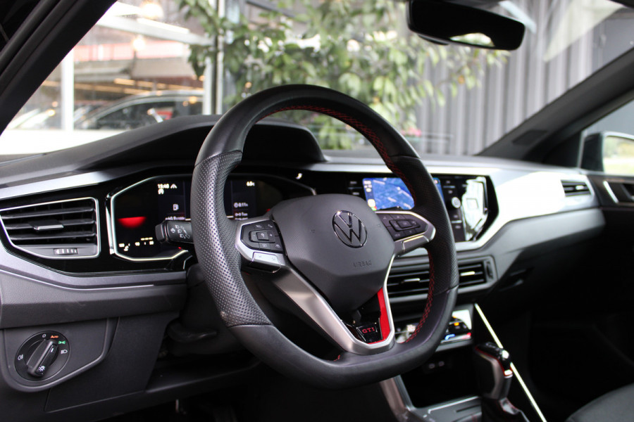 Volkswagen Polo 2.0 TSI GTI TSI 210PK DSG GTI-SPORT IQ-LIGHT/PDC/CARPLAY