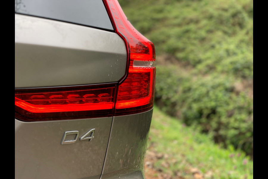 Volvo V60 2.0 D4 Inscription 190PK LEDER FULL 2021 DEALER OH / NETTO EXPORT € 14.950