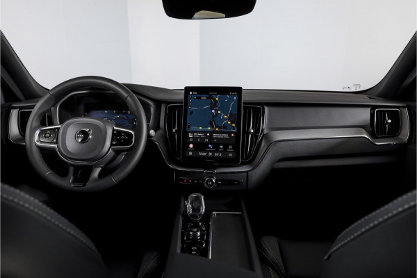 Volvo XC60 2.0 T6 Plug-in hybrid AWD Plus Black Edition | Harman/Kardon | S/K-Panodak | Dig. Cockpit | Adapt. Cruise | Elek. Klep | Stoel-+Stuurverw. | 360 Camera | NAV+App. Connect | ECC | LM 21" | 1711