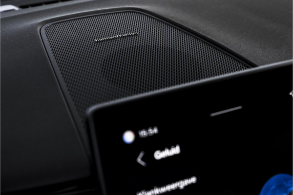 Volvo XC60 2.0 T6 Plug-in hybrid AWD Plus Black Edition | Harman/Kardon | S/K-Panodak | Dig. Cockpit | Adapt. Cruise | Elek. Klep | Stoel-+Stuurverw. | 360 Camera | NAV+App. Connect | ECC | LM 21" | 1711