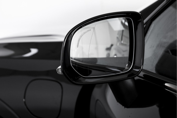 Volvo XC60 2.0 T6 Plug-in hybrid AWD Plus Black Edition | Harman/Kardon | S/K-Panodak | Dig. Cockpit | Adapt. Cruise | Elek. Klep | Stoel-+Stuurverw. | 360 Camera | NAV+App. Connect | ECC | LM 21" | 1711
