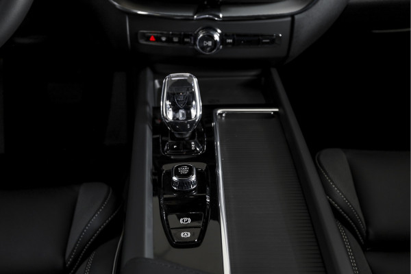 Volvo XC60 2.0 T6 Plug-in hybrid AWD Plus Black Edition | Harman/Kardon | S/K-Panodak | Dig. Cockpit | Adapt. Cruise | Elek. Klep | Stoel-+Stuurverw. | 360 Camera | NAV+App. Connect | ECC | LM 21" | 1711