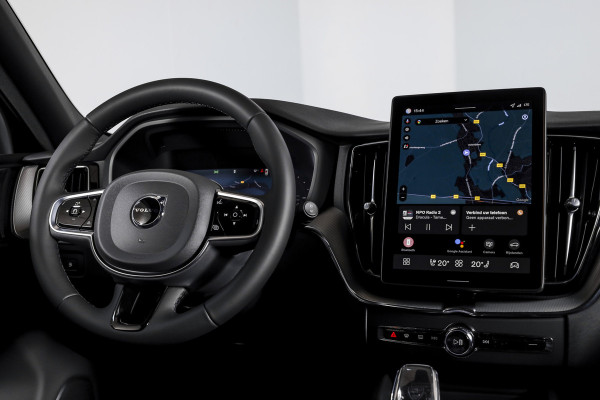 Volvo XC60 2.0 T6 Plug-in hybrid AWD Plus Black Edition | Harman/Kardon | S/K-Panodak | Dig. Cockpit | Adapt. Cruise | Elek. Klep | Stoel-+Stuurverw. | 360 Camera | NAV+App. Connect | ECC | LM 21" | 1711