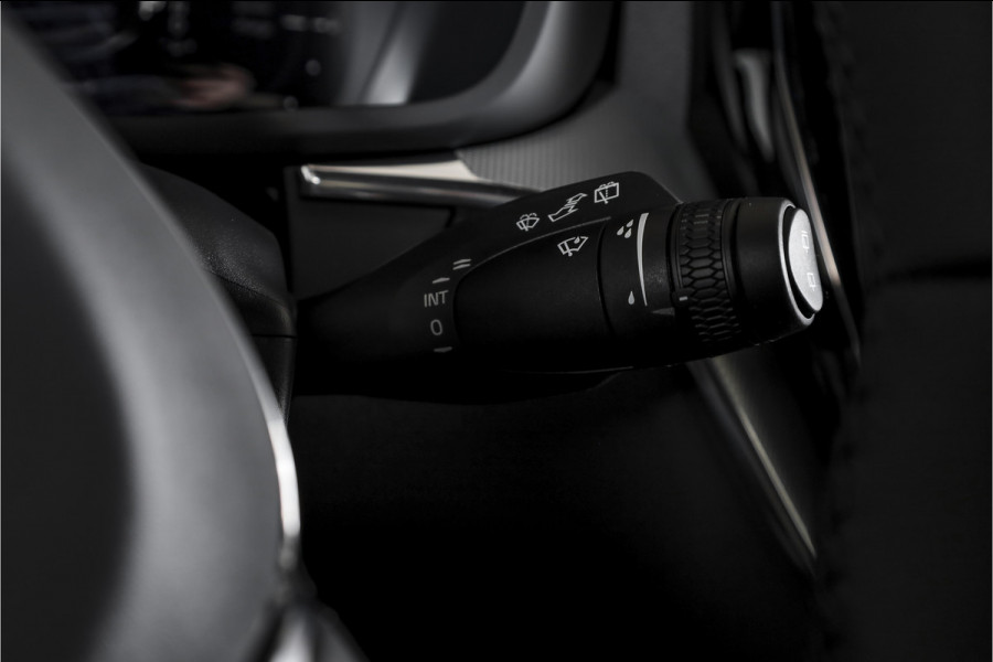 Volvo XC60 2.0 T6 Plug-in hybrid AWD Plus Black Edition | Harman/Kardon | S/K-Panodak | Dig. Cockpit | Adapt. Cruise | Elek. Klep | Stoel-+Stuurverw. | 360 Camera | NAV+App. Connect | ECC | LM 21" | 1711