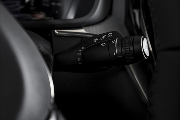 Volvo XC60 2.0 T6 Plug-in hybrid AWD Plus Black Edition | Harman/Kardon | S/K-Panodak | Dig. Cockpit | Adapt. Cruise | Elek. Klep | Stoel-+Stuurverw. | 360 Camera | NAV+App. Connect | ECC | LM 21" | 1711